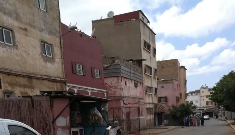 تصاعد البناء العشوائي فوق الأسطح بحي للامريم بالدار البيضاء يثير الجدل