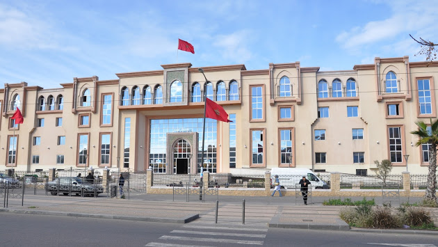 جماعة الدار البيضاء تطالب بوقف عمل الموظفين المحالين على التقاعد داخل المقاطعات